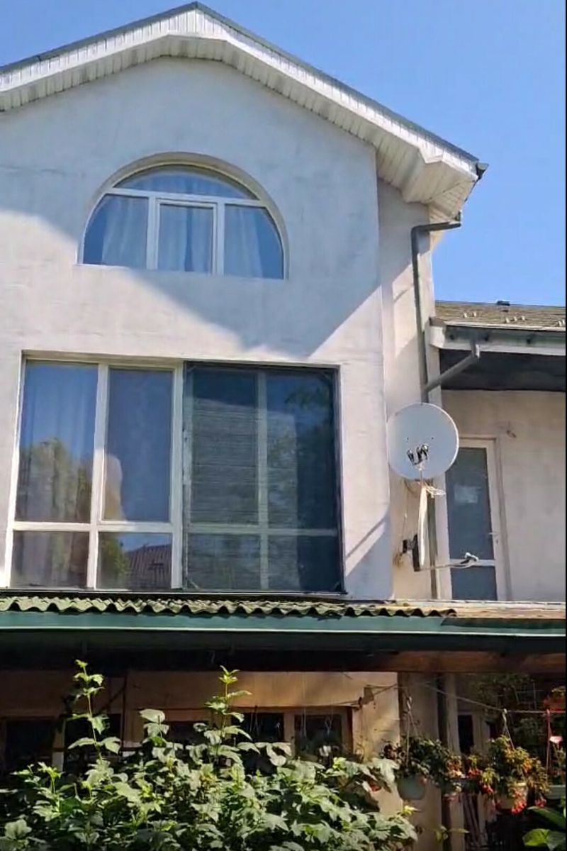 1838805849182625