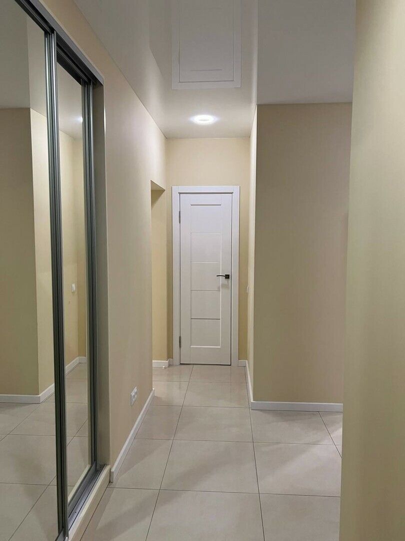 1838892309830625
