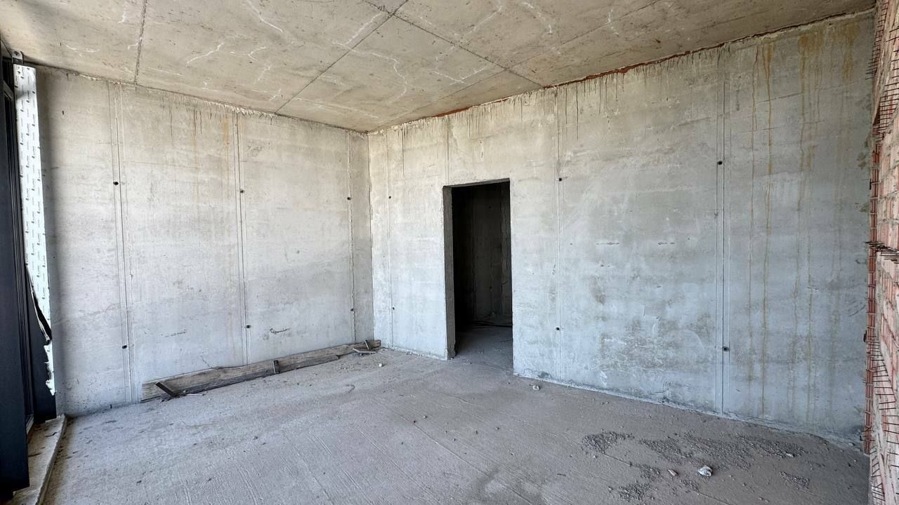 1835904943406627