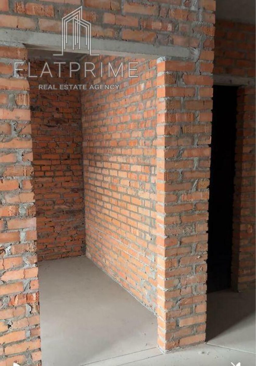 1832629935389628