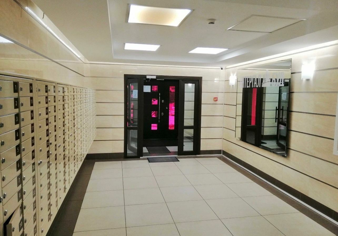 1832345708881629