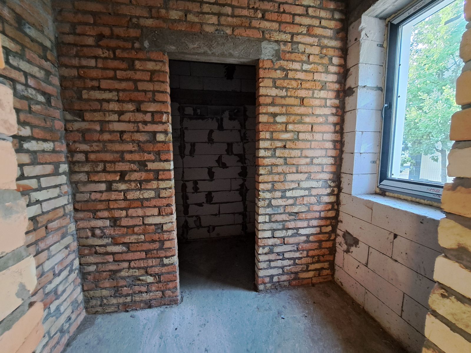 1835120963492629