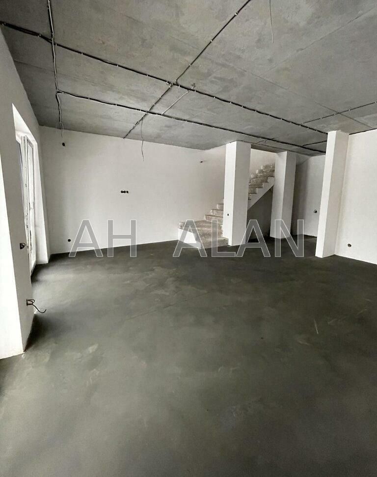 1835710433670629