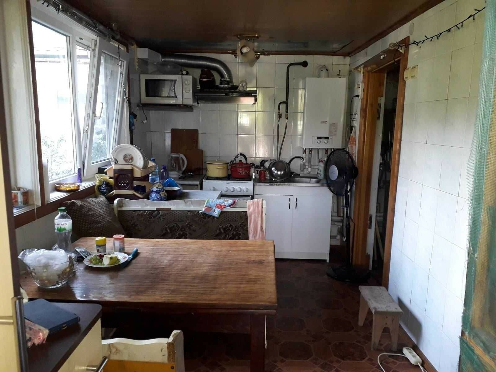 1827031854889063