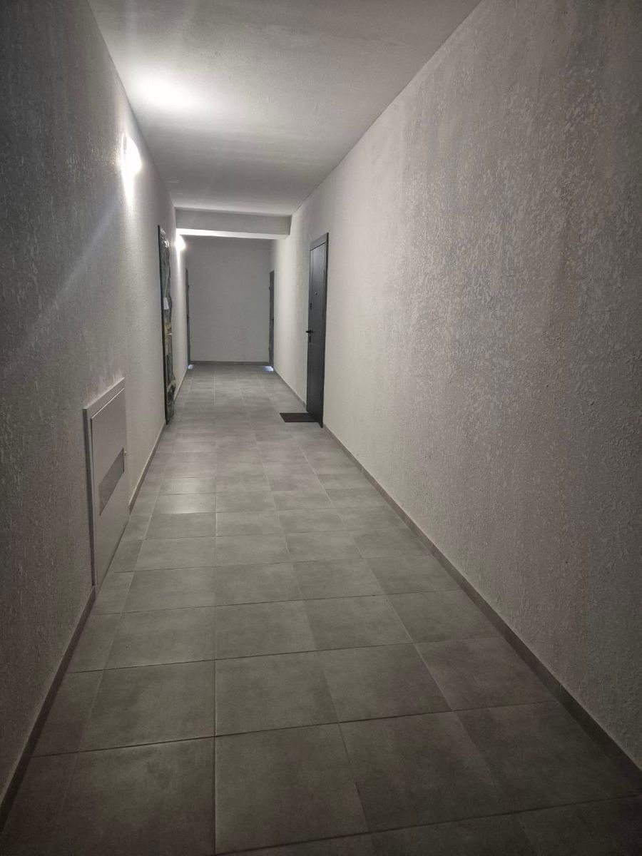 1828955990203063