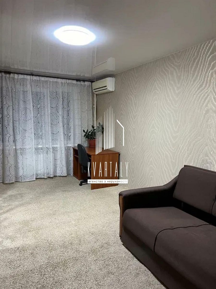 1835448119943063