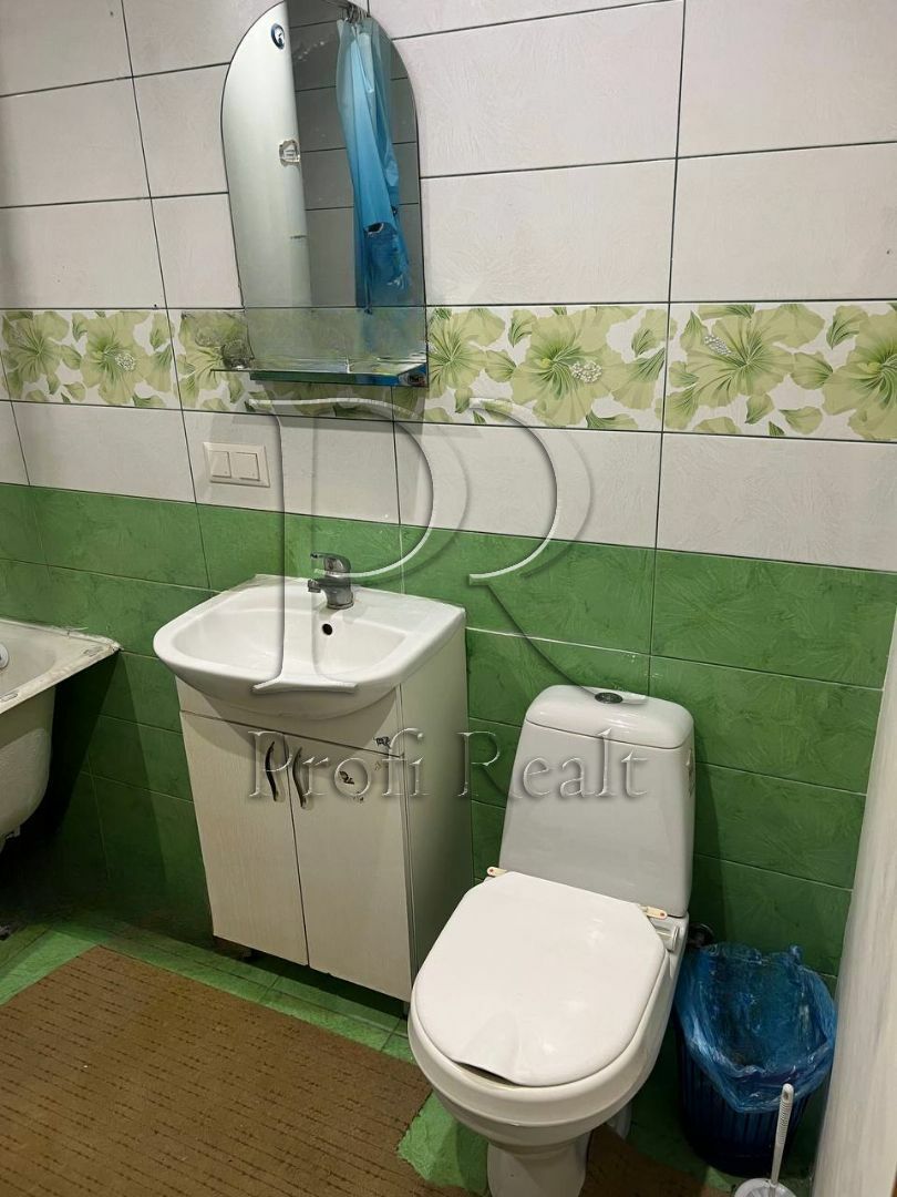 1838348504056063