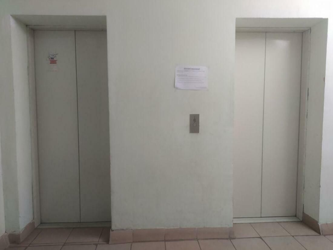 1832823851577631