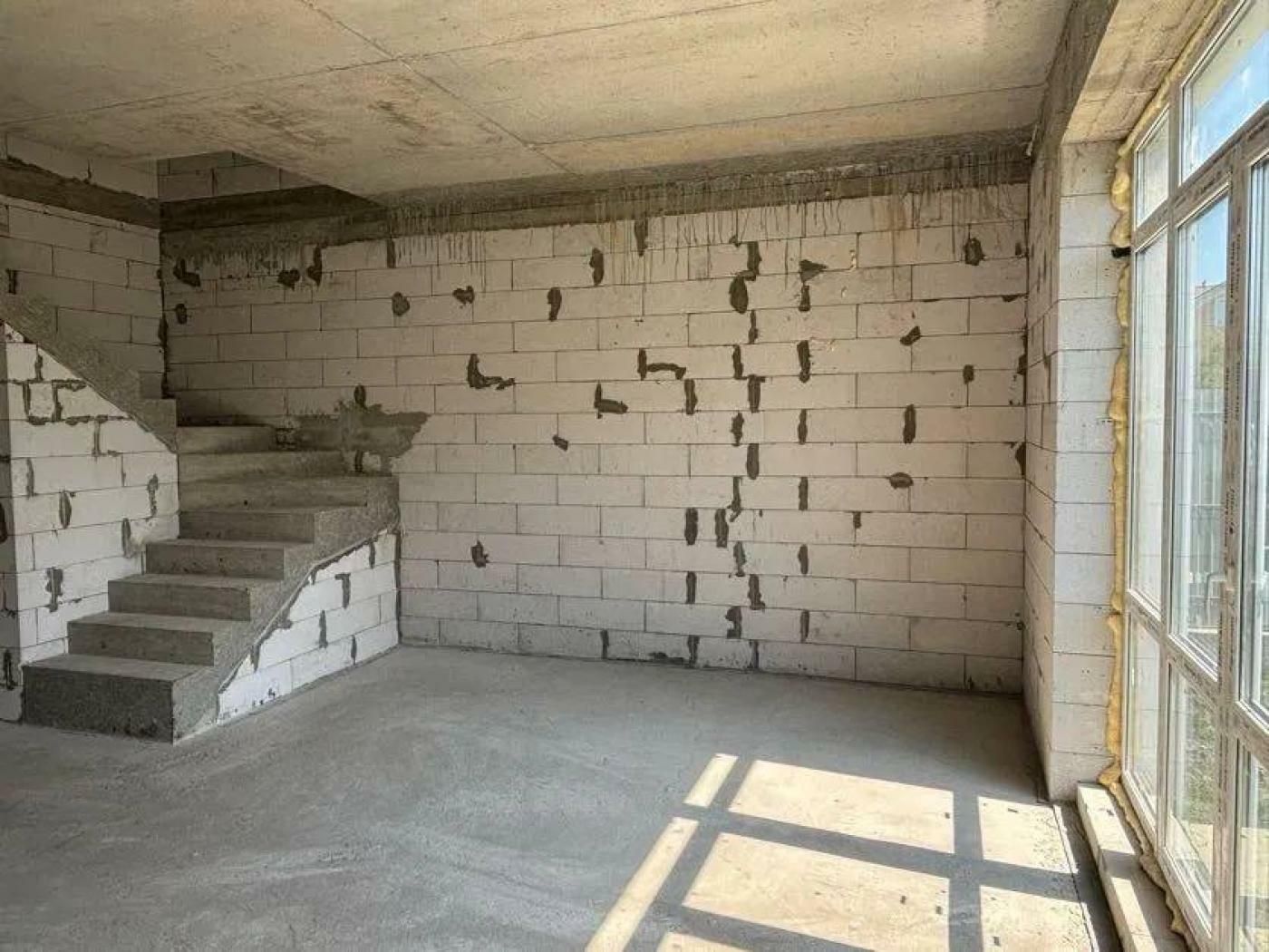 1838449334874631