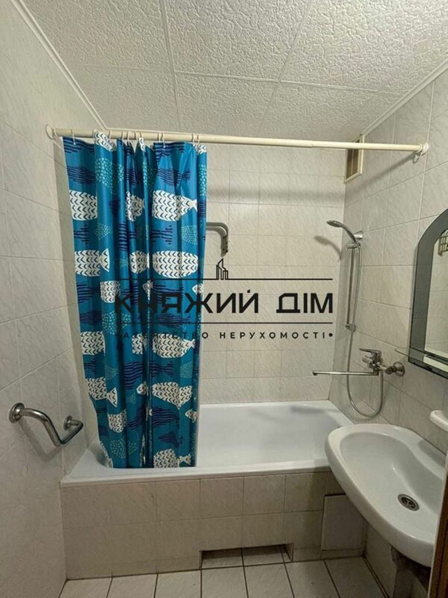 1832091490873634