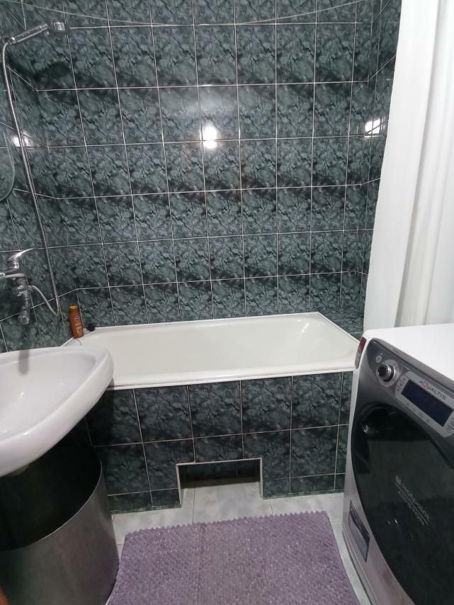 1835722265856635