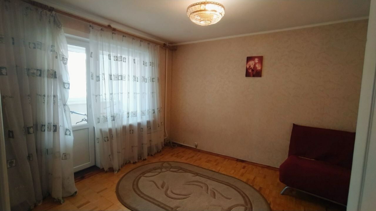 1831470713128637
