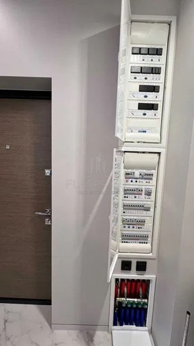 1835172357433637