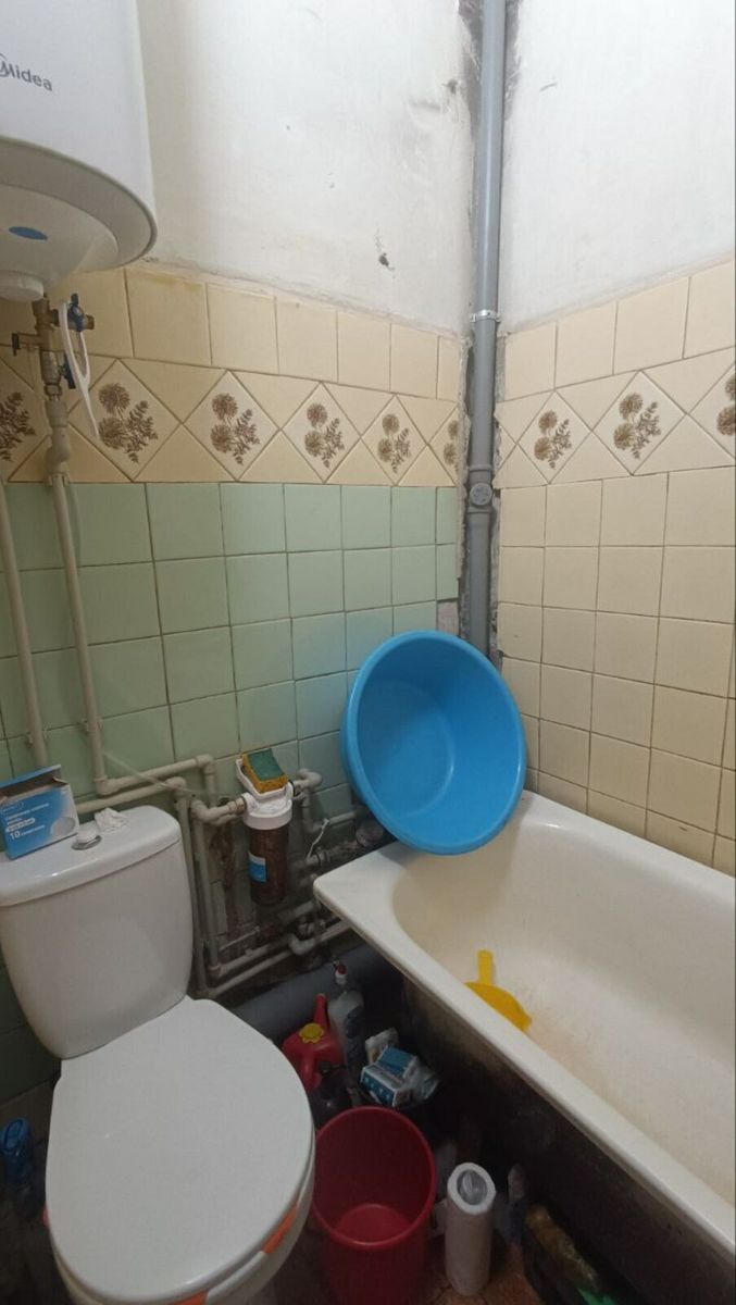 1835653977384637