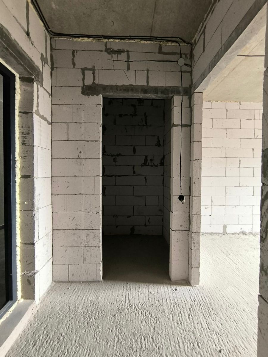 1837430582184637