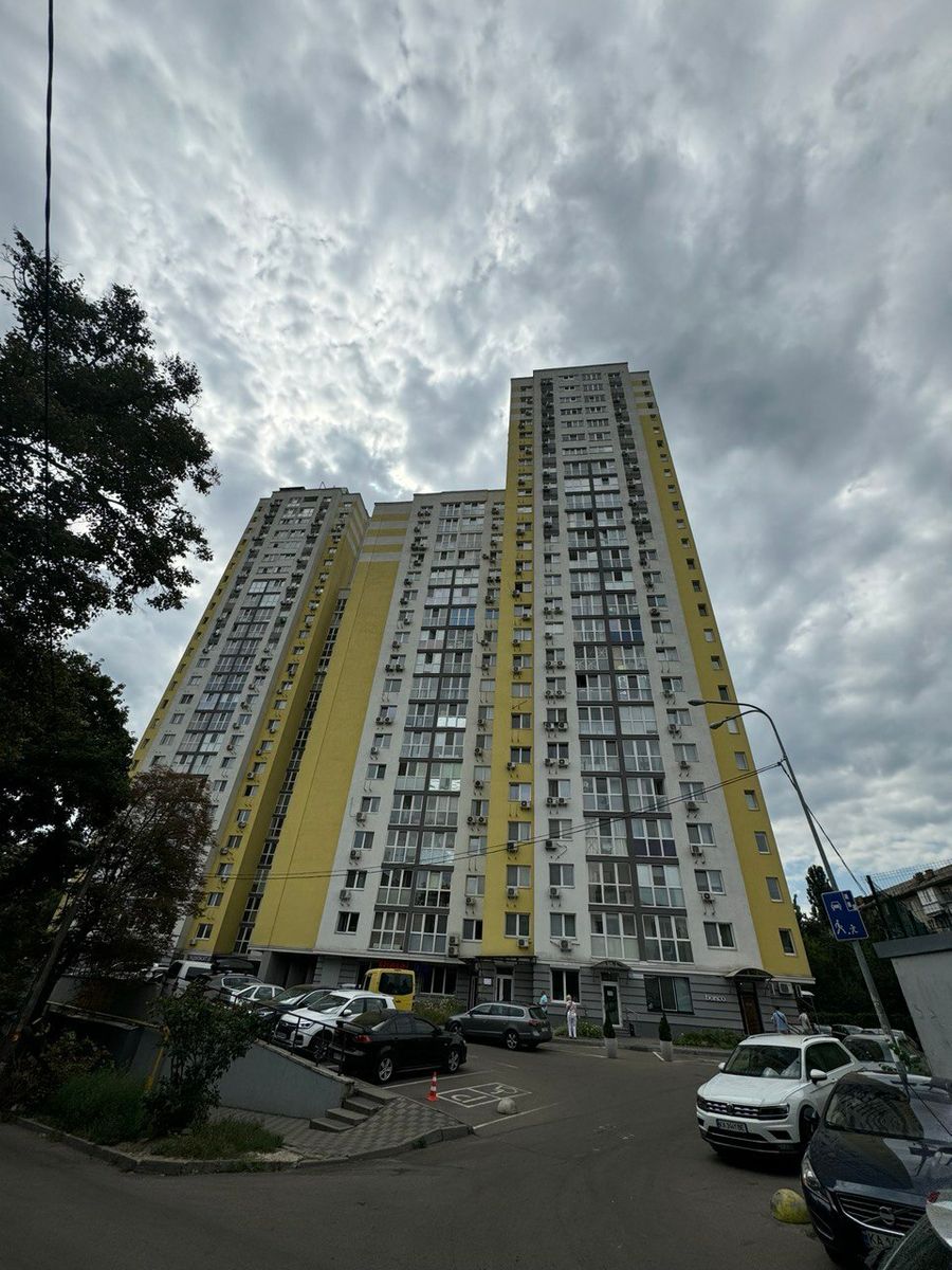 1833164768386064