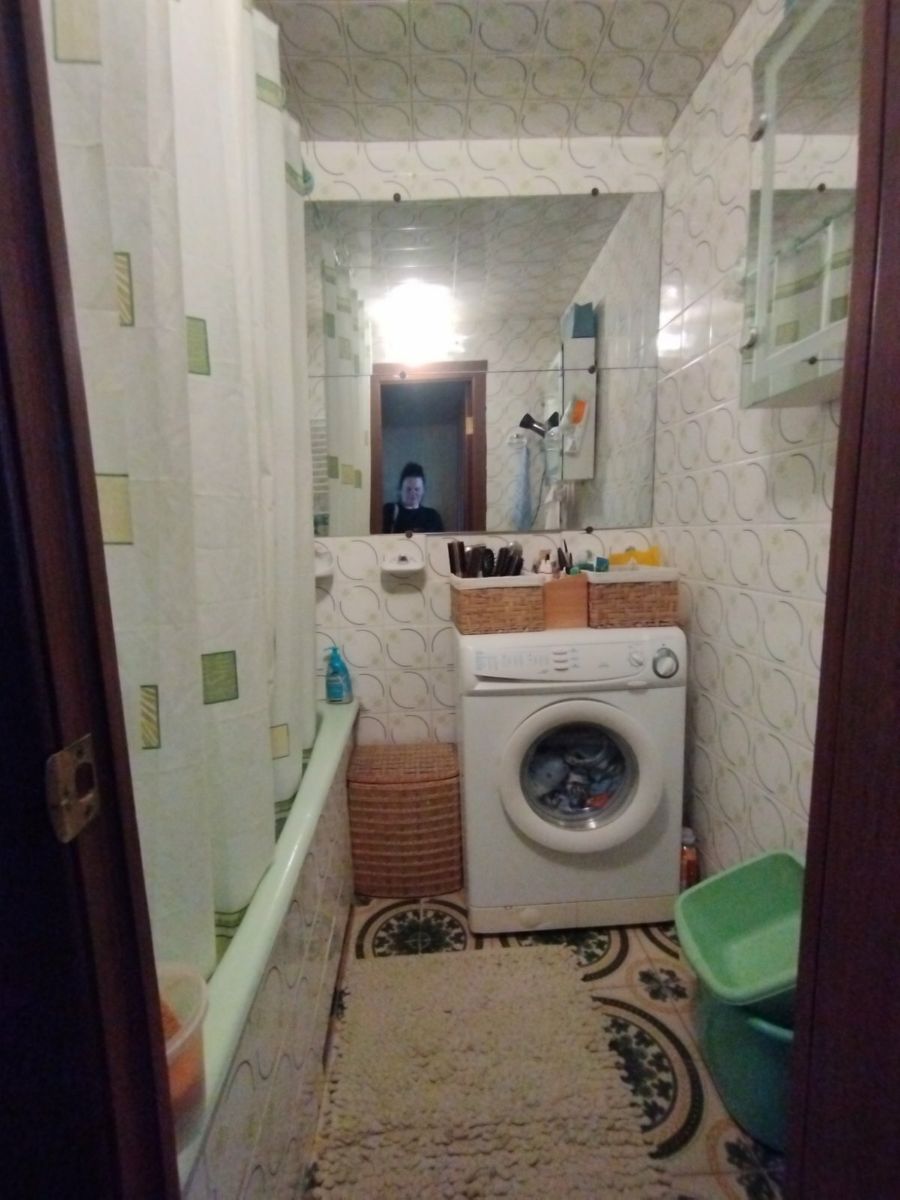 1833447422849064