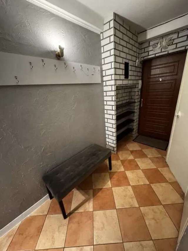 1831006065215640