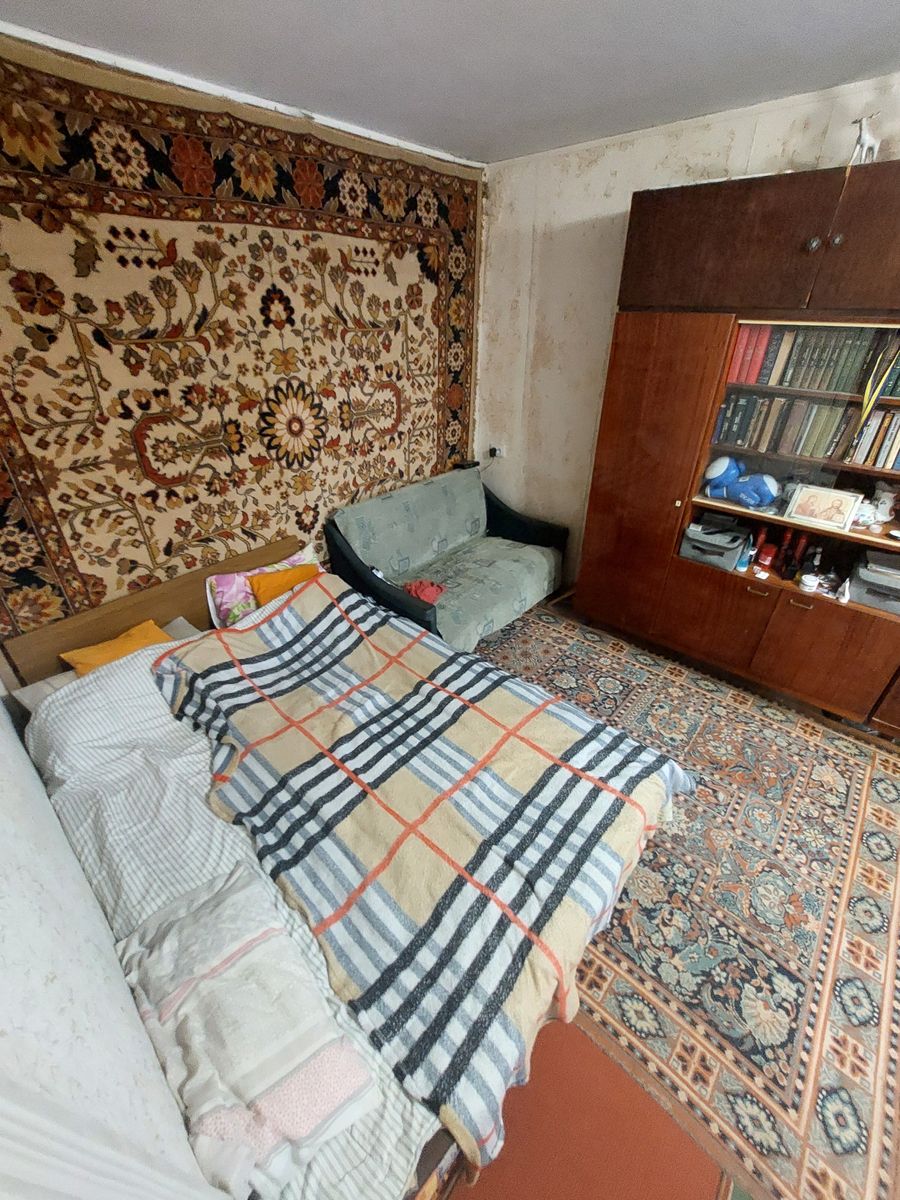 1833096498778640