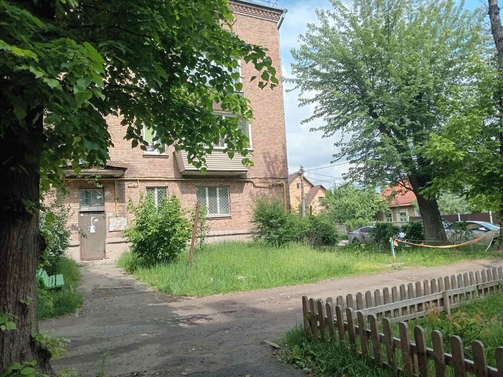 1835297826101640