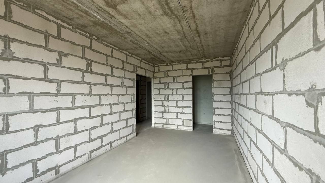 1837090974900640