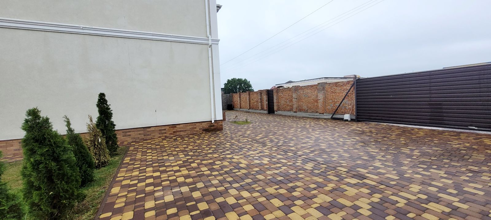 1836425761110642