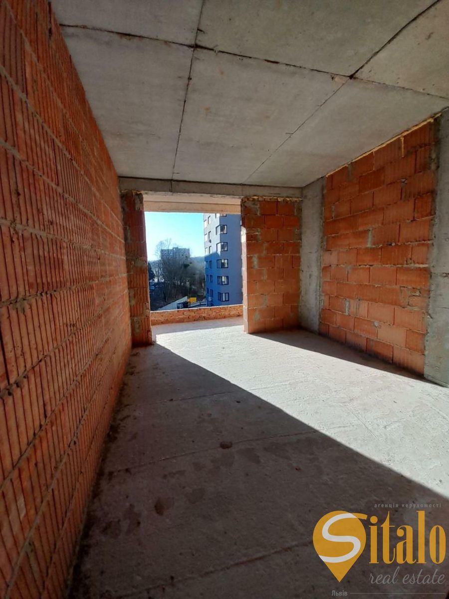 1827662047640643