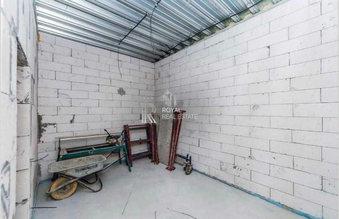 1838427308675643