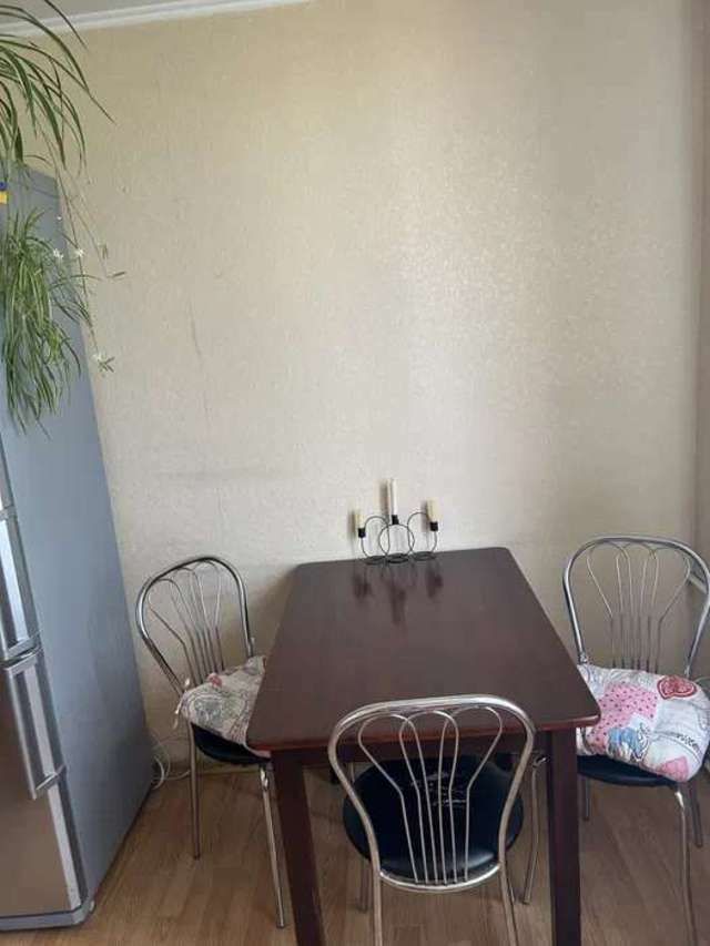 1838438557871644