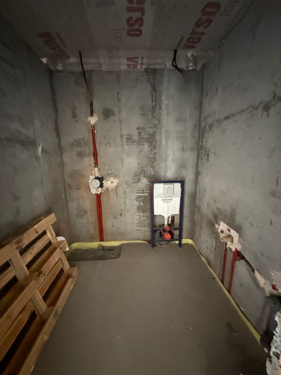 1840554199851645