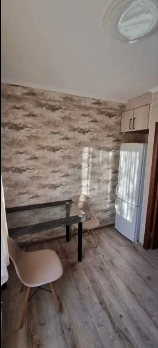 1834628318536647