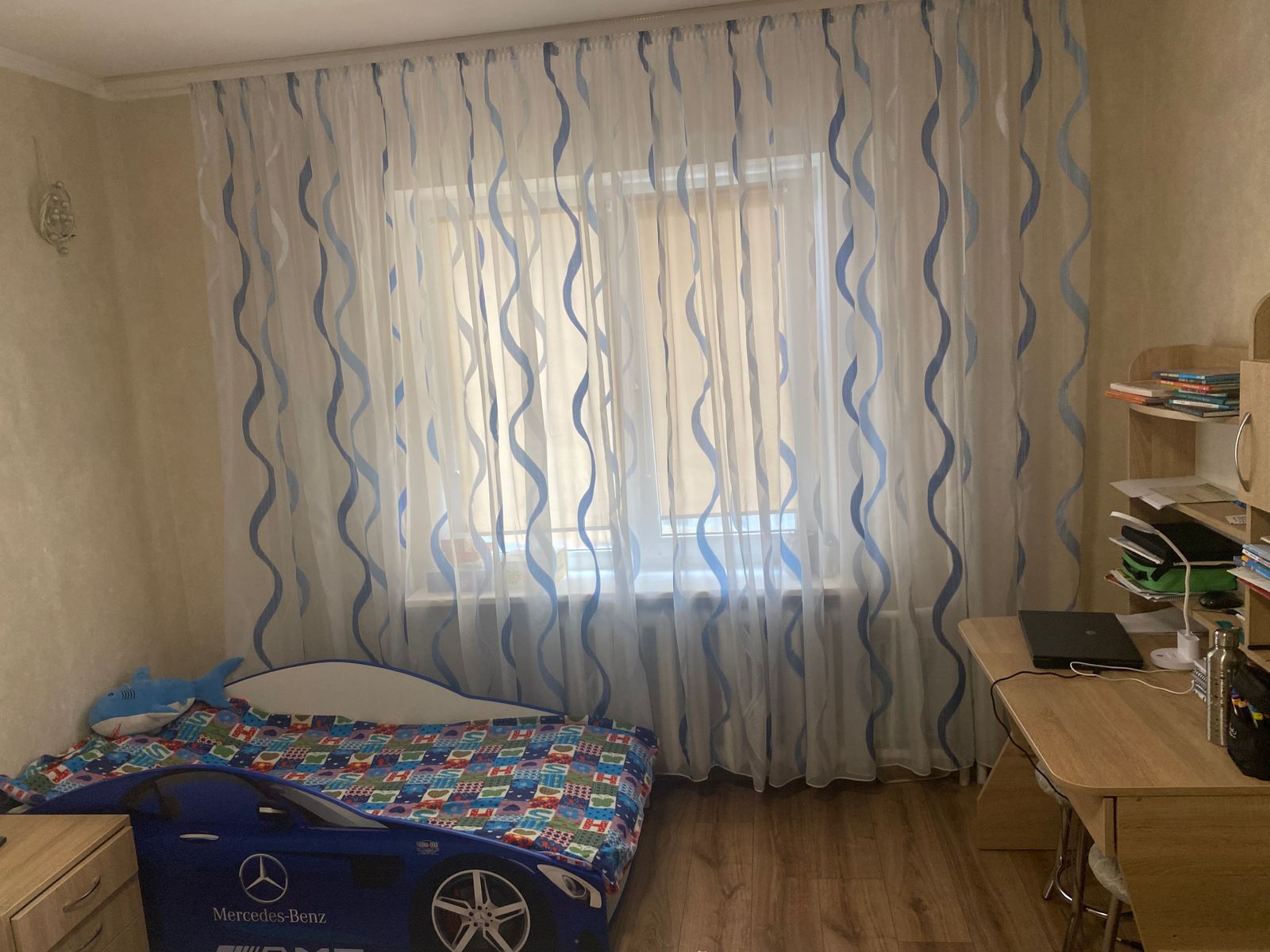 1833727600783648