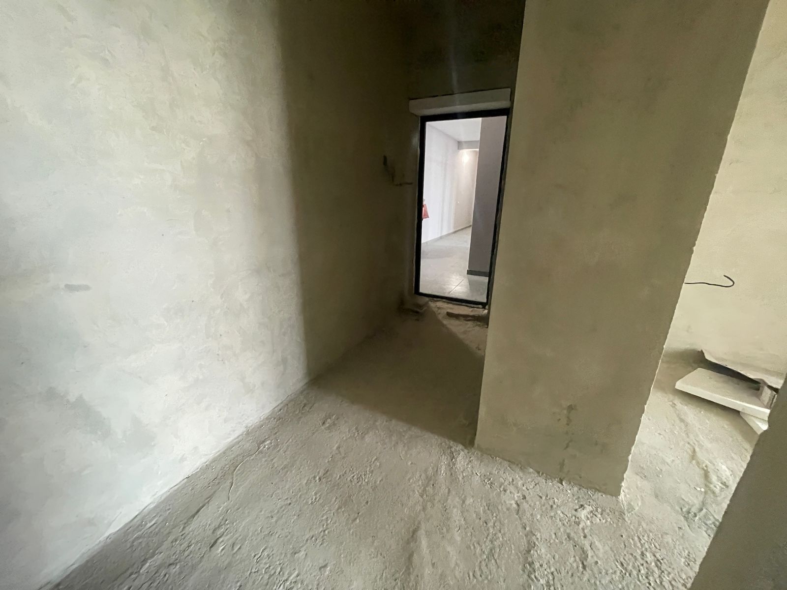 1834286854577648