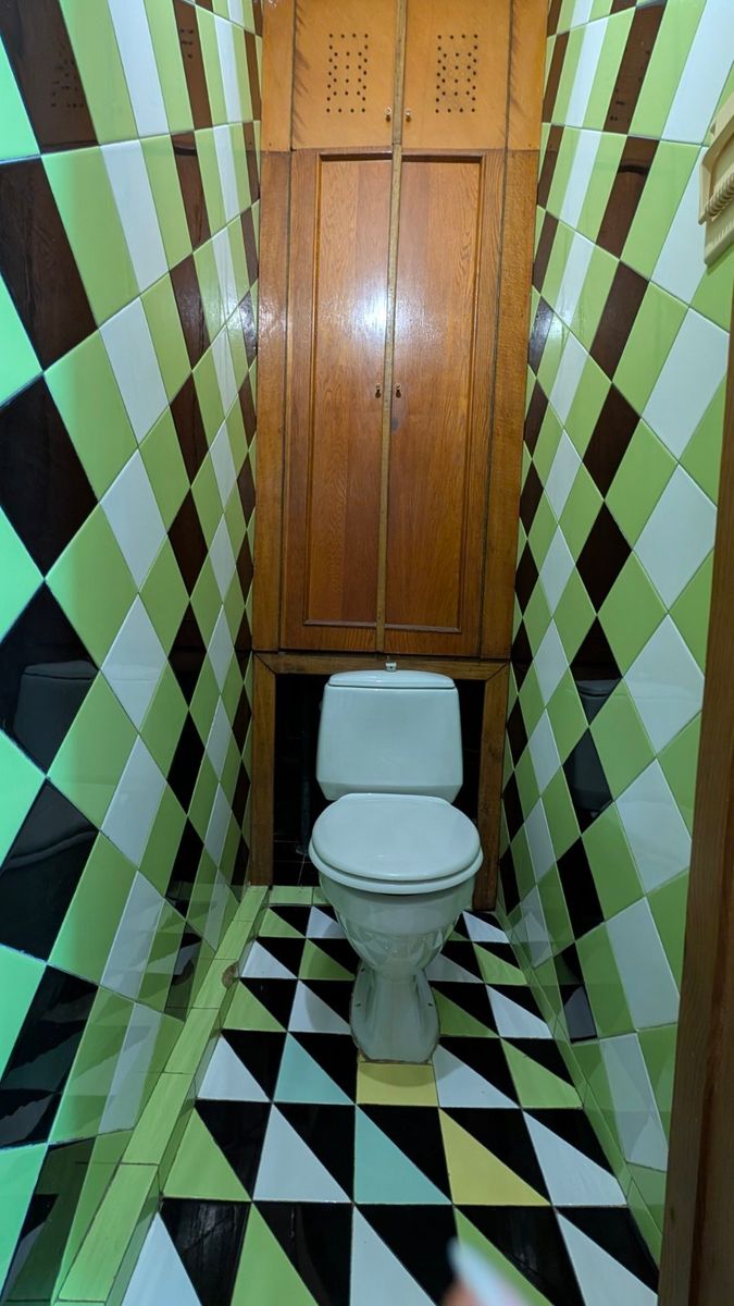 1841838106253649