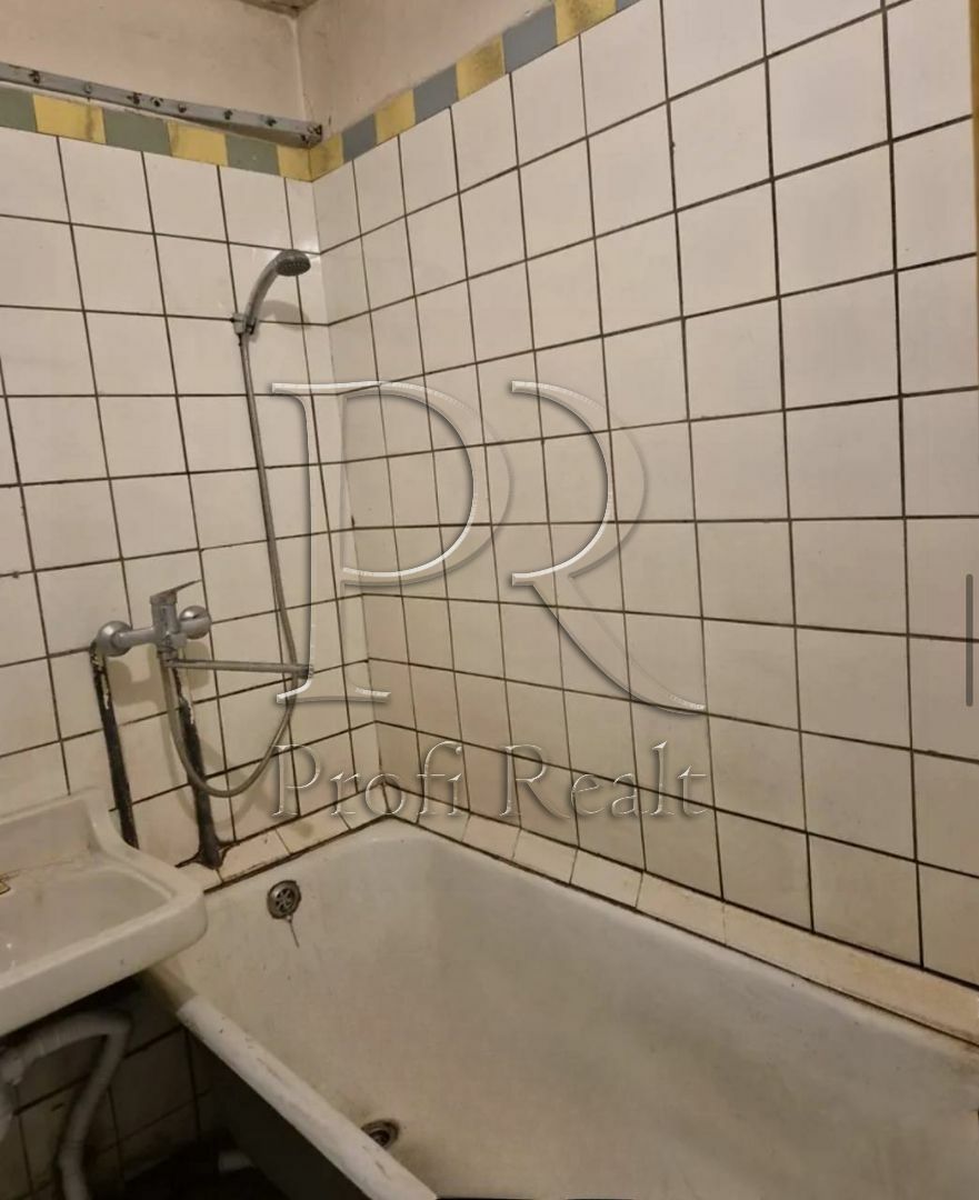 1834082826299065