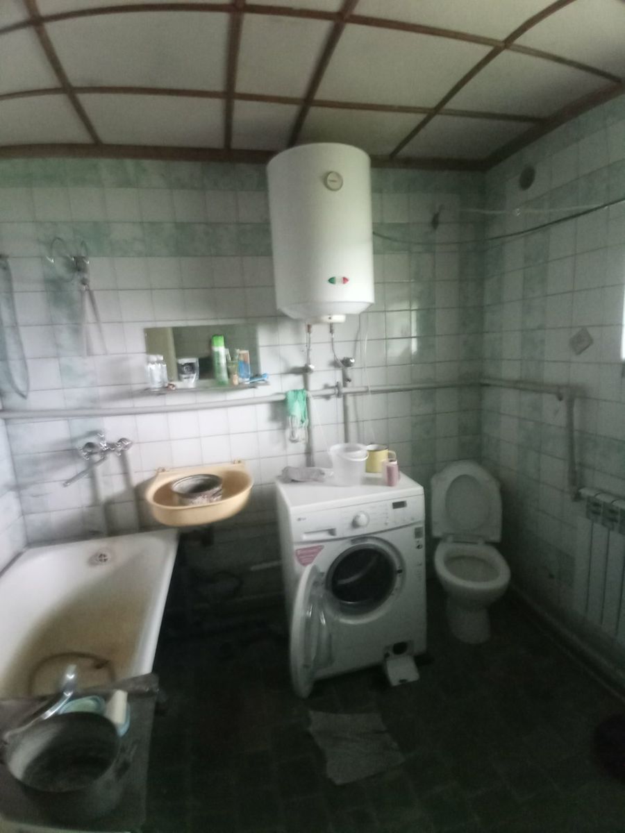 1835946916205651