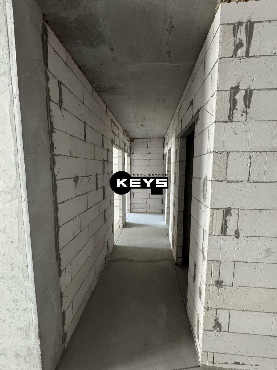 1832004754144652