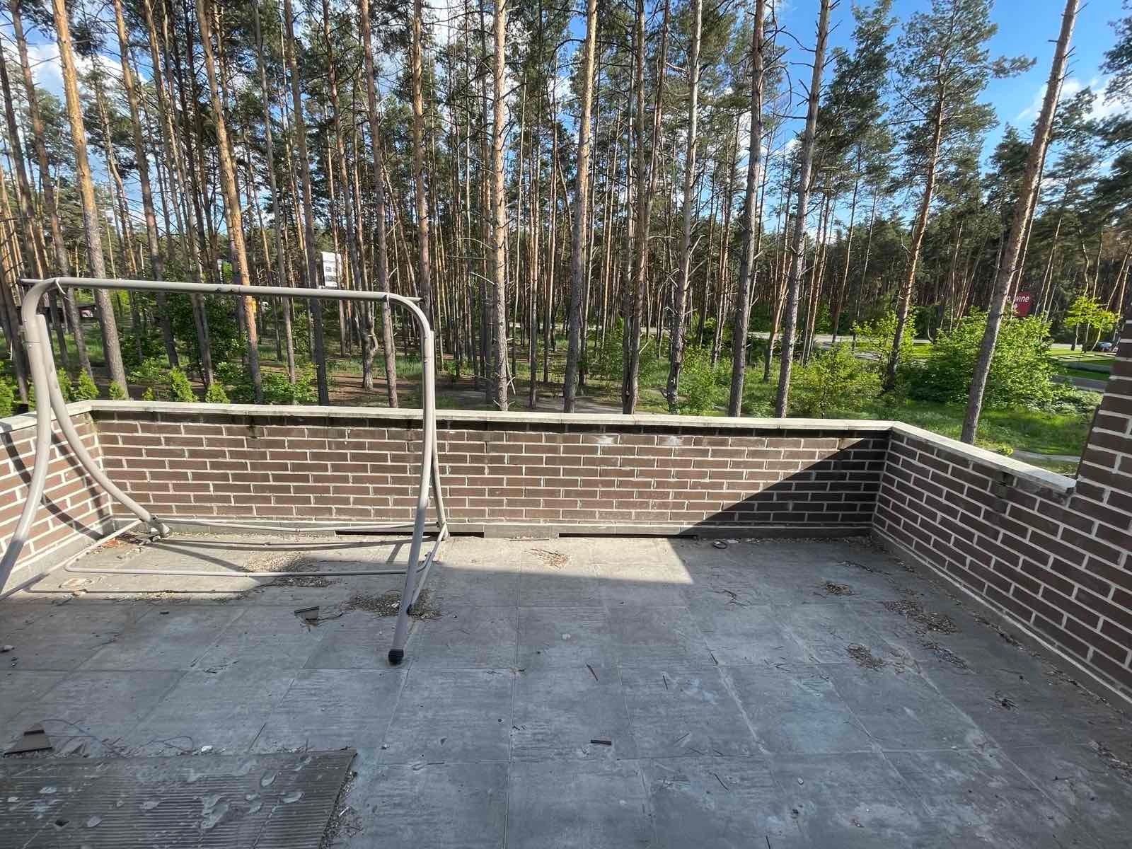 1835356675861652