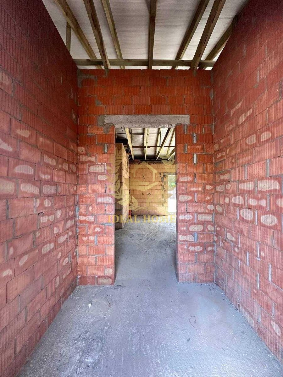 1839618598673652