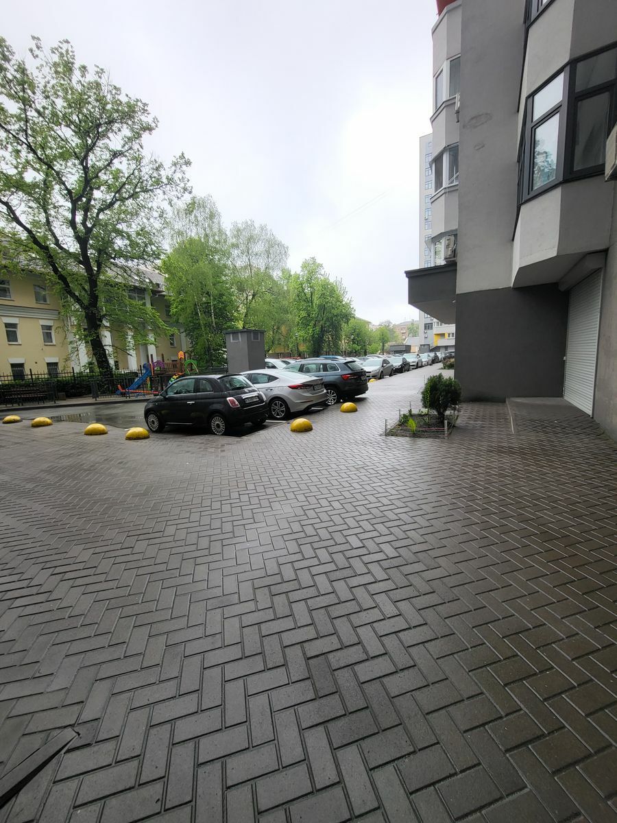 1834077863358653
