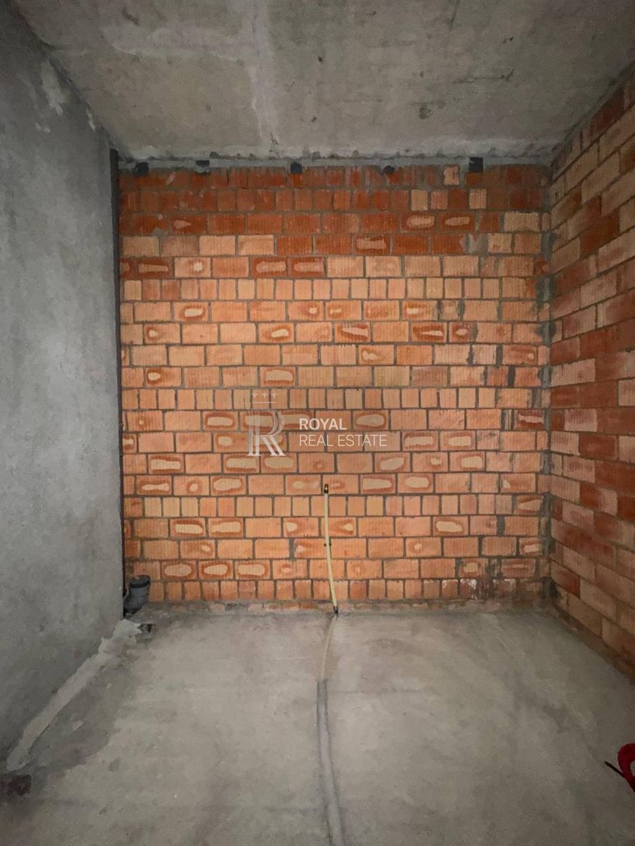 1840078604879654