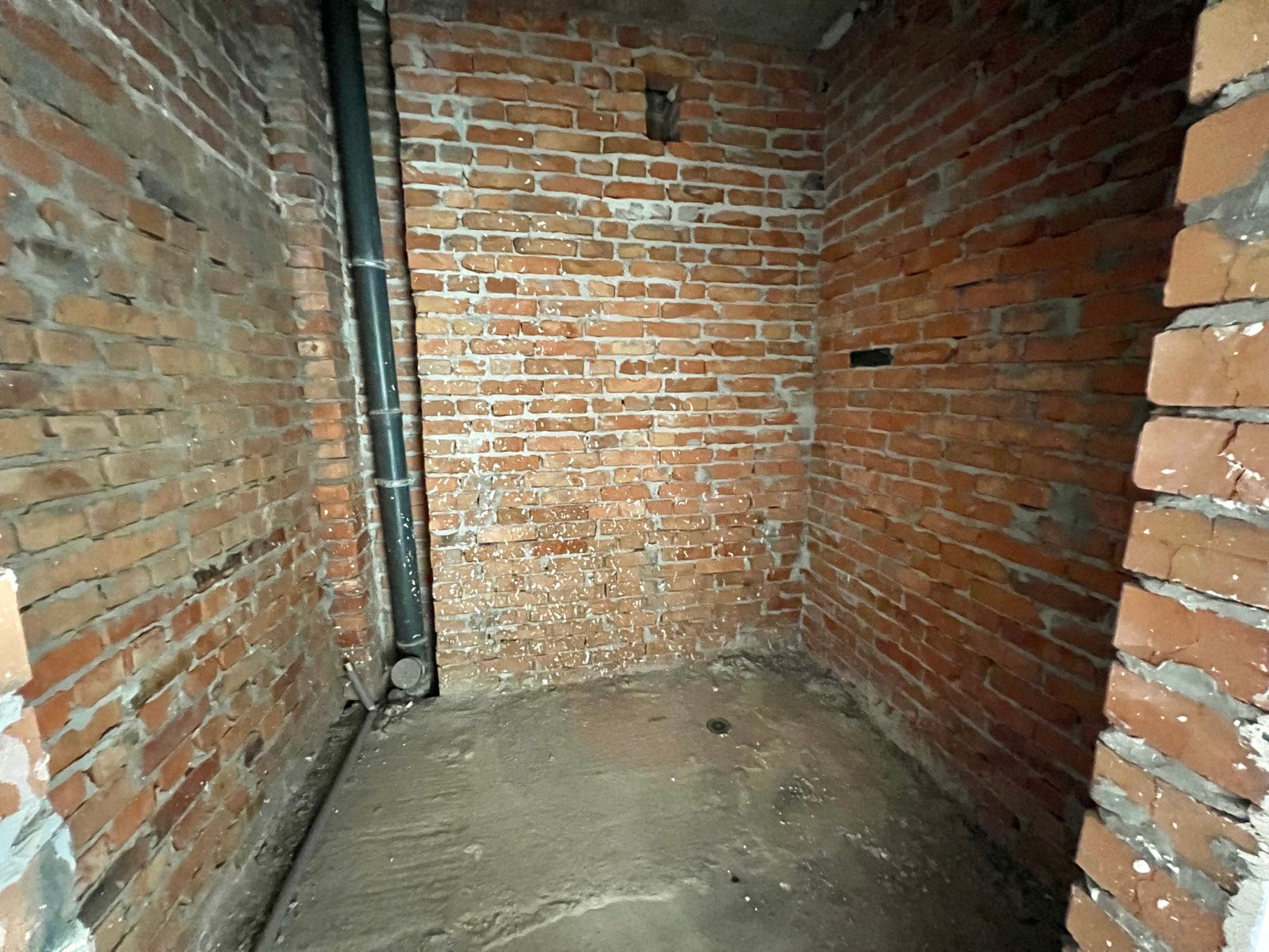 1833369365722655