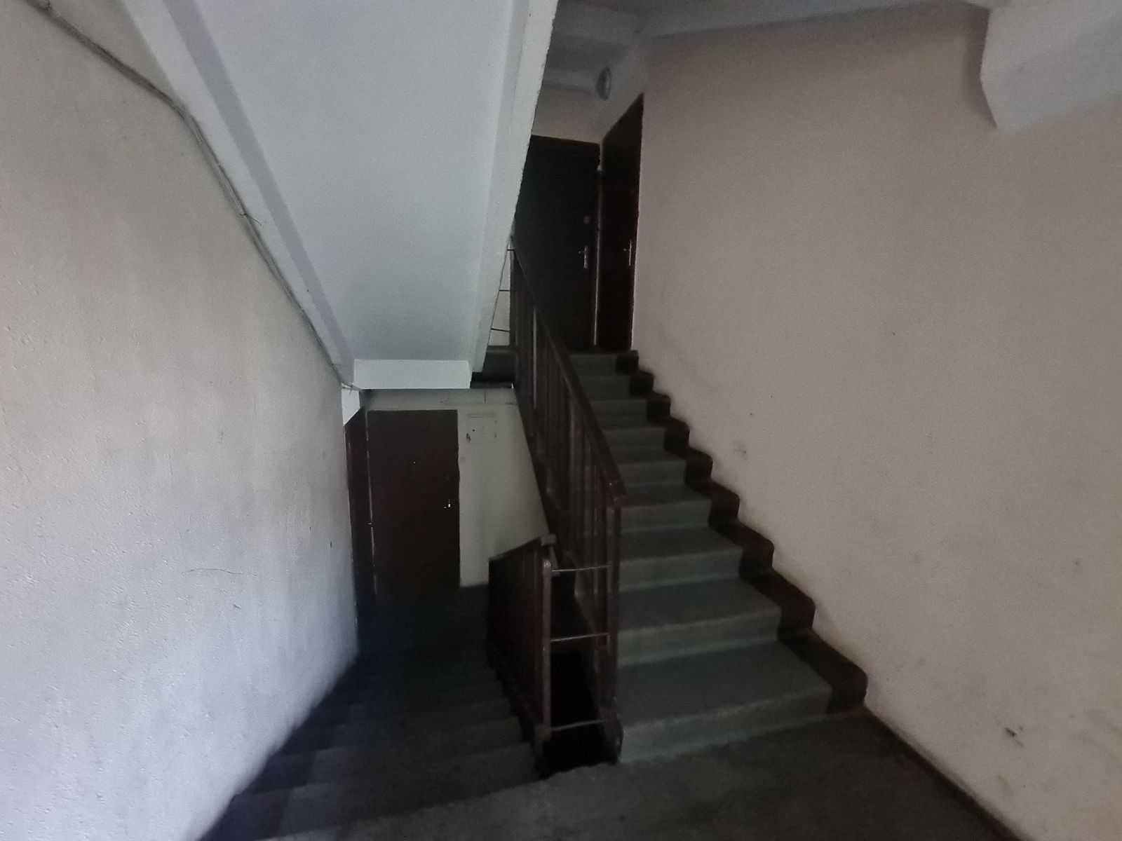 1837646398403656