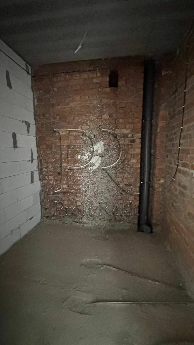 1832002745179657