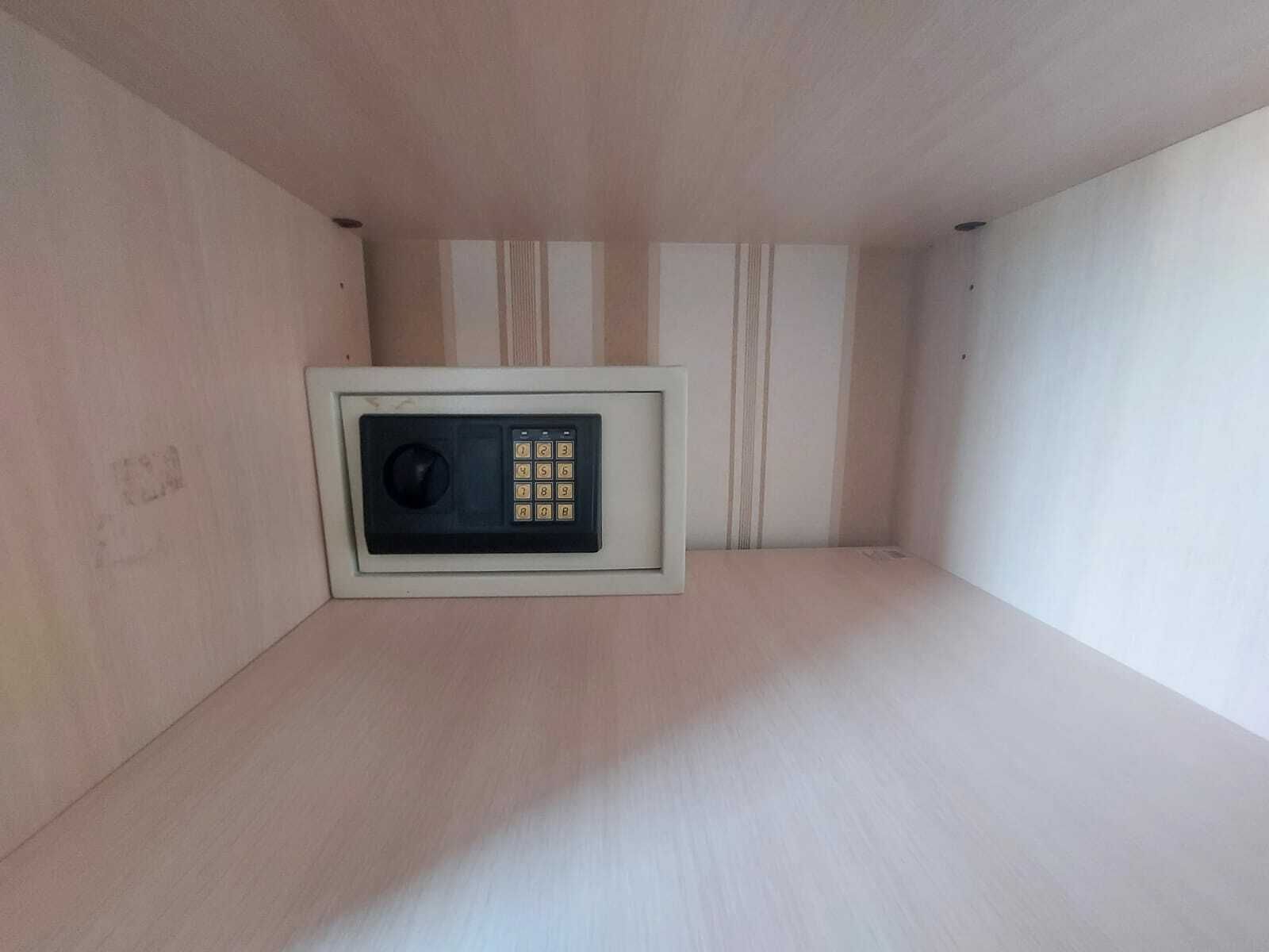 1833454962062658