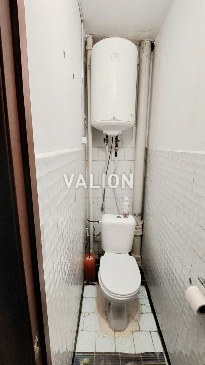 1834082799740658