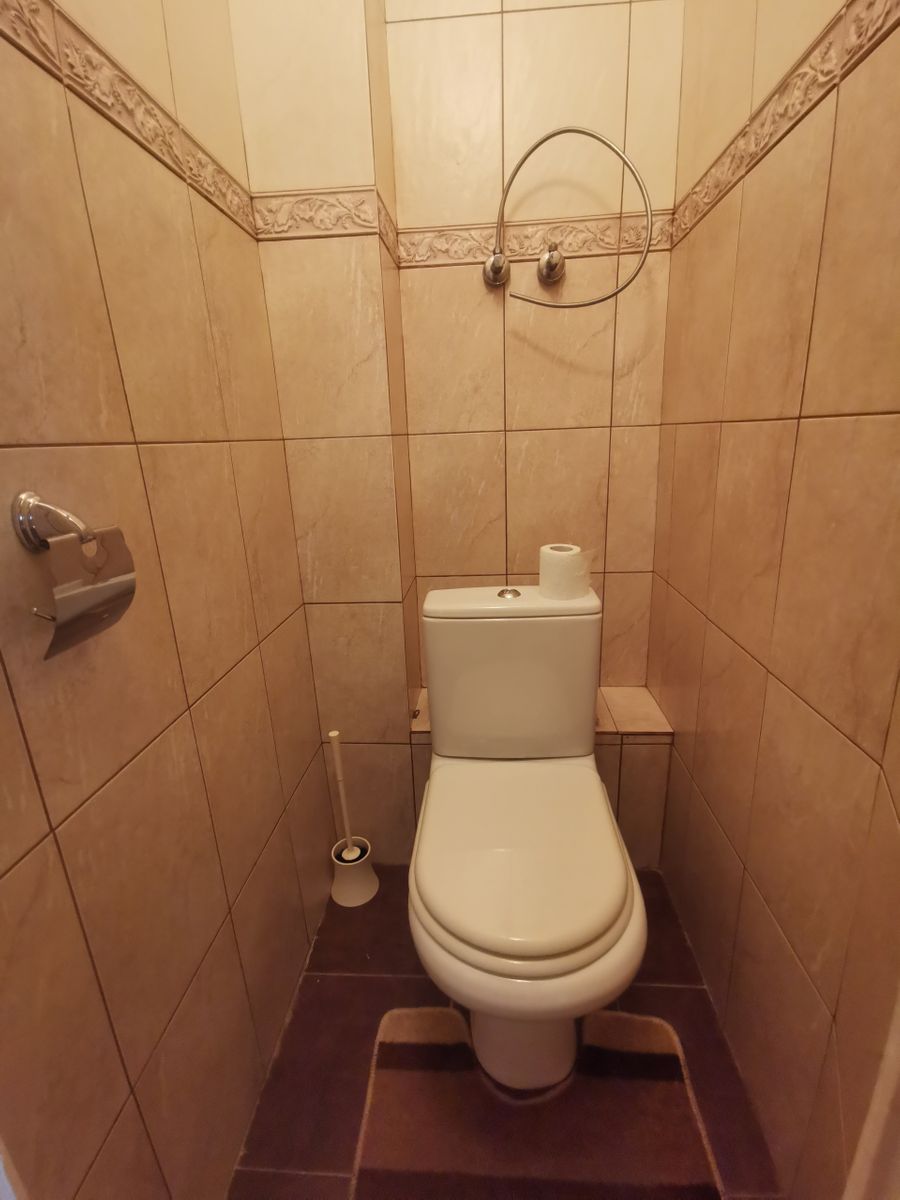 1834834929914658