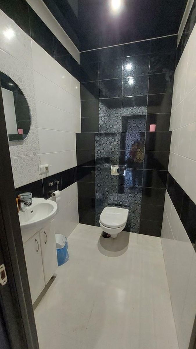 1828753587054659