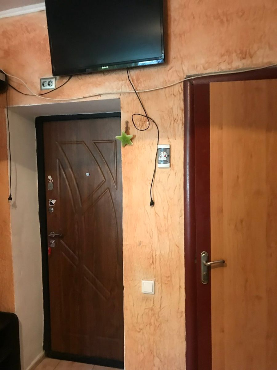 1832726600451661
