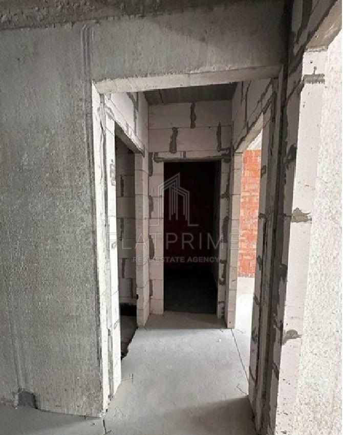 1835083653611661